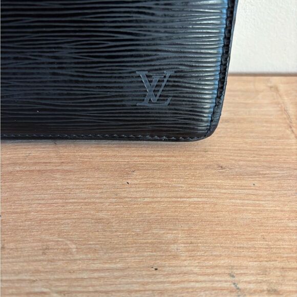 Authentic Louis Vuitton black leather clutch - Picture 2 of 8